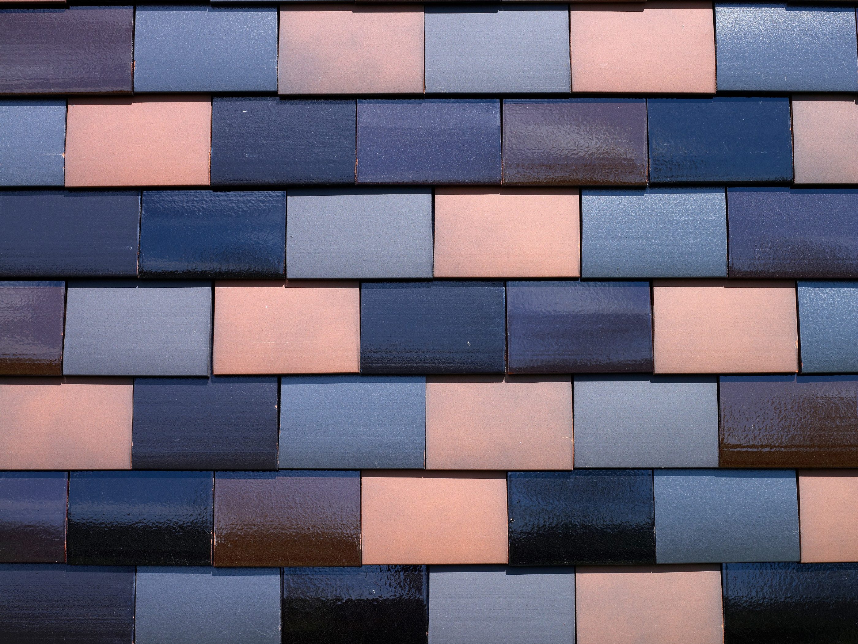 Leipan 301 Zwart Geglazuurd, Blauw Gesmoord, Antraciet 736, Toscane 873, Rustiek 872, Leikleur Mat Geglazuurd 705, Bruin Geglazuurd 670 en Wijnrood Geglazuurd 514 | New Construction Office Building Kompak | Munnikenheiweg, Etten-Leur | Architect: Harold van de Ven, Best Architecten, Best | Client: Kompak