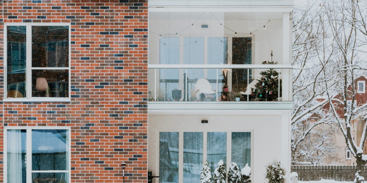 Winter and white Christmas in Uus-Veerenni residential development. Used materials: Terca Grafiiti, Pellava, Tuohi, Flame, Punainen, Terrakota and Kaakao ceramic brick slips, Penter Terrakota clinker pacers from Aseri plant (Estonia). Architect: Tõnis Tarbe and Johann-Aksel Tarbe (Tarbe OÜ). Landscape architect: Karin Bachmann and Mirko Traks (Kino Maastikuarhitektid OÜ). Construction company: Merko Ehitus Eesti. Photo: Heikki Avent.