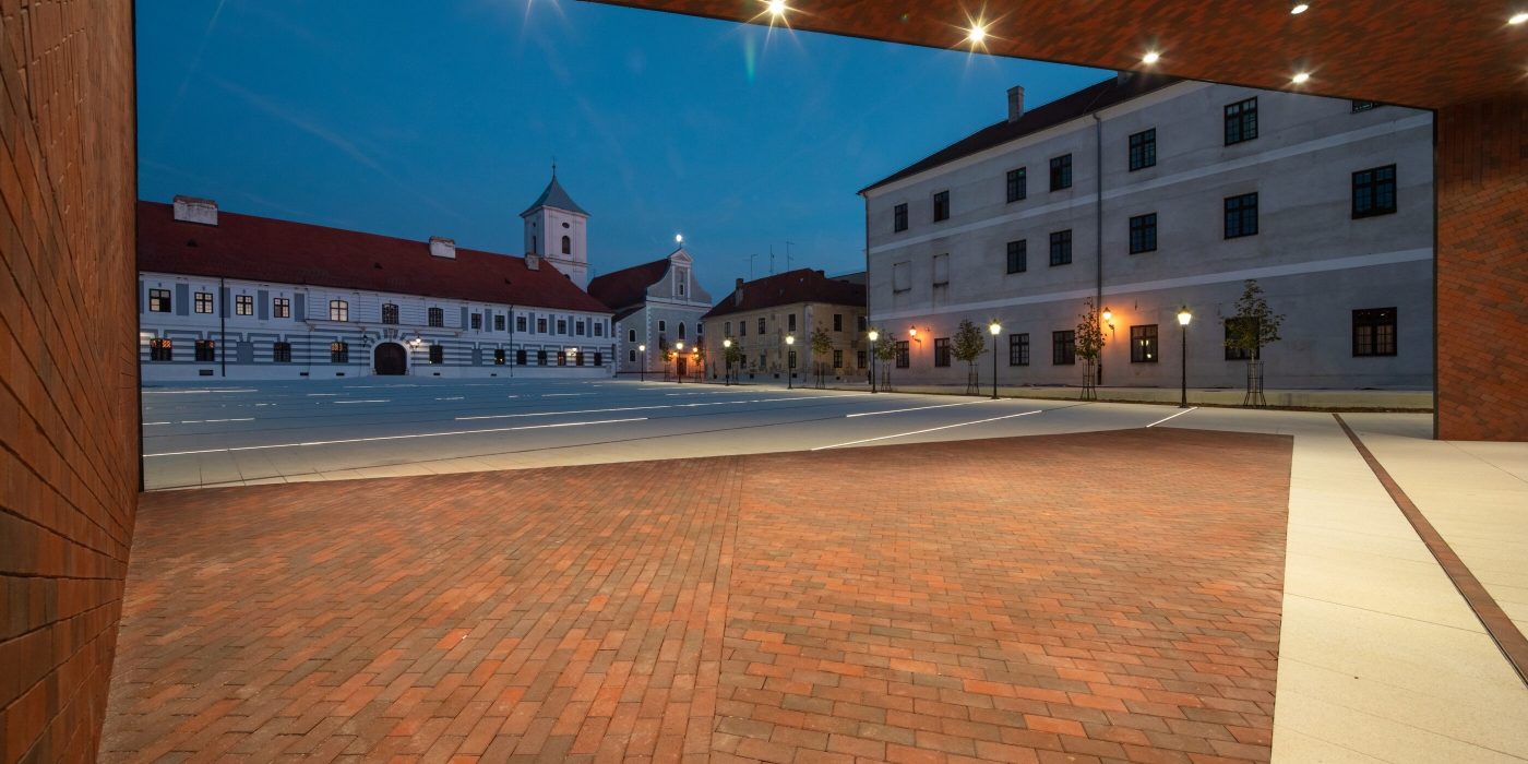 La Linia Grande/ Klinker opeka