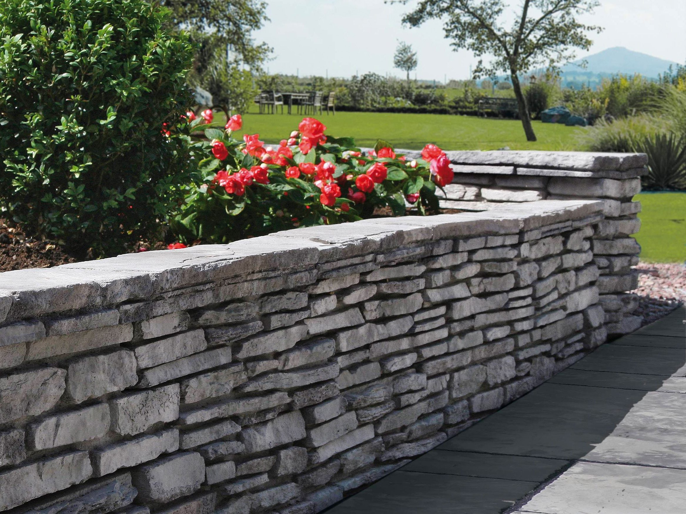 Composing photo of Bradstone Milldale mur siva melirovana