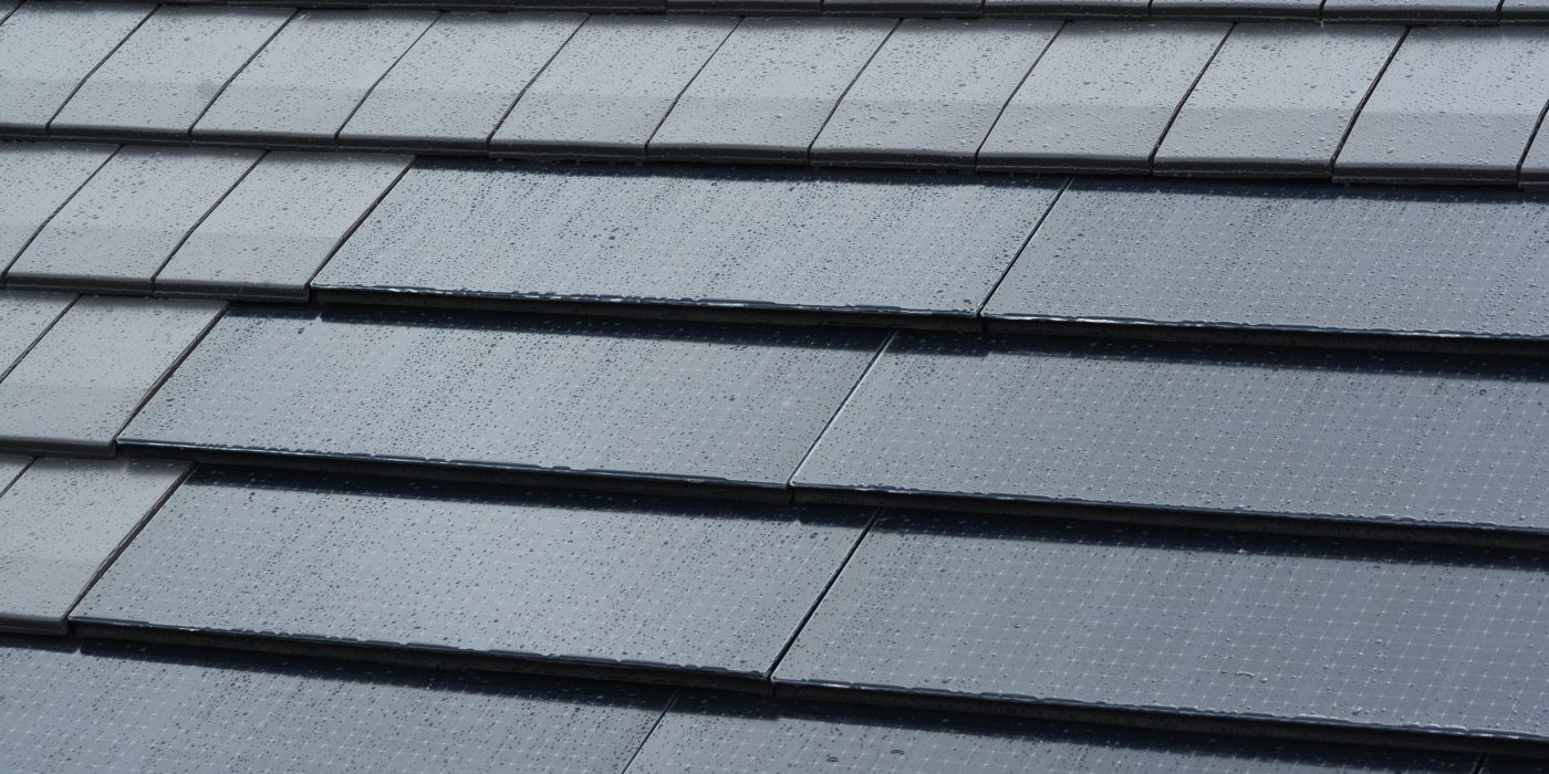 Mood image of a roof layed with Wevolt X-Tile