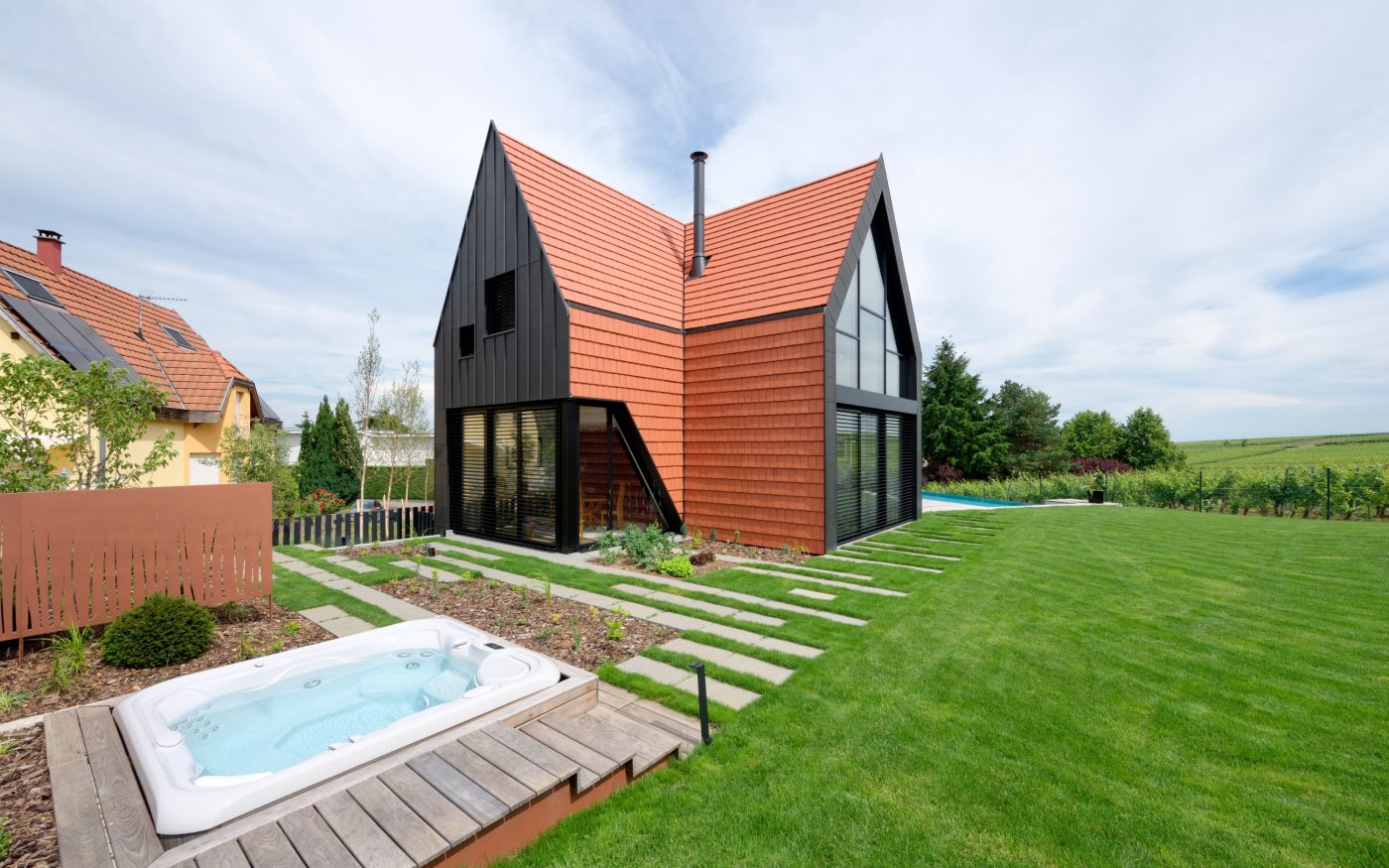 Single family home with one floor. 15 rue des Coteaux 68920 WETTOLSHEIM. Tiles Vauban 2 Droite Red. 