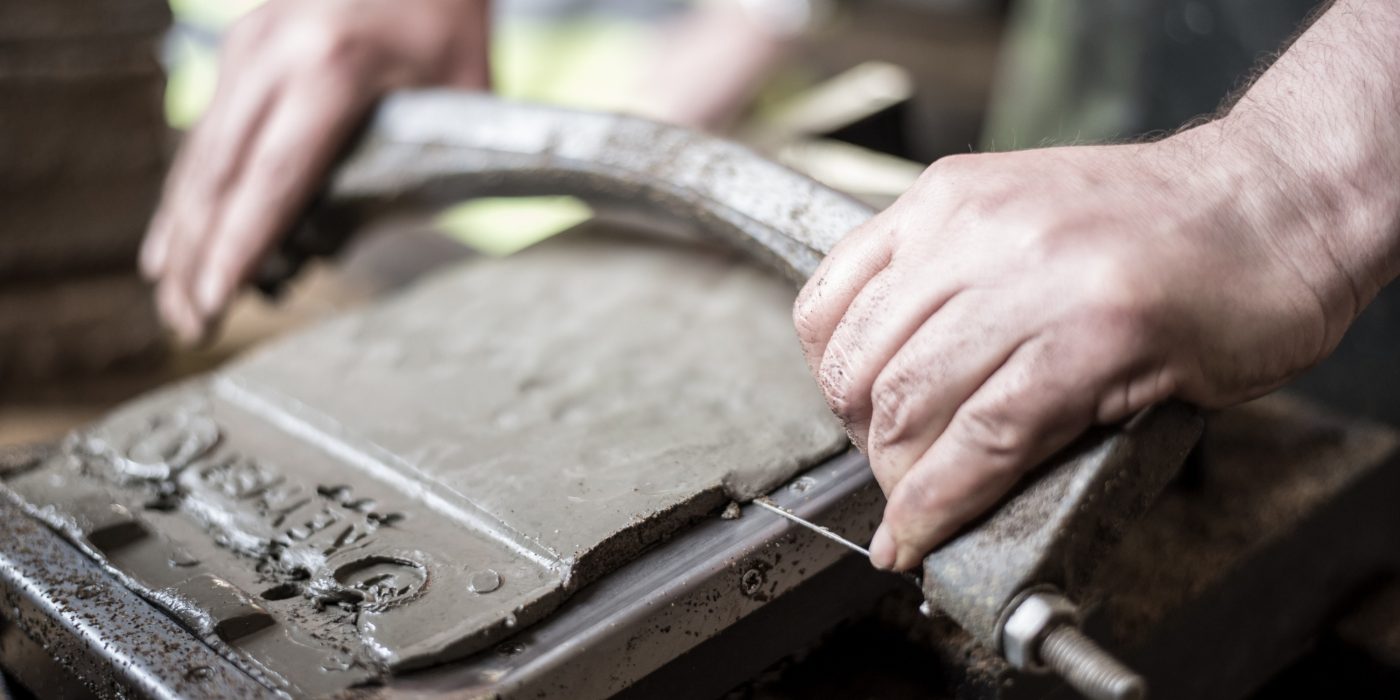 Manuelle Dachziegel Produktion