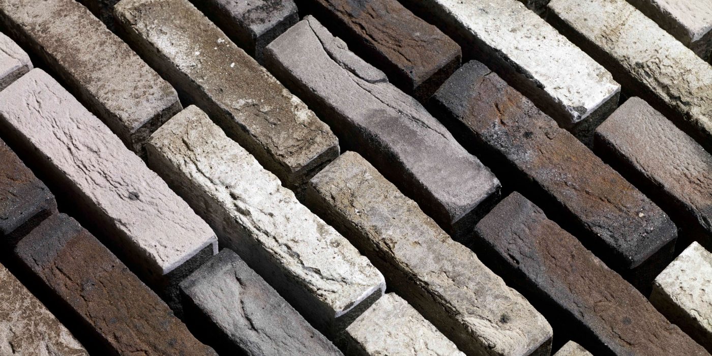 Metal-series stronger by joining forces. Terca bricks: Kobalt, Chroom, Cesium, Aluminium and Nikkel. 5 new shade of grey tinten.