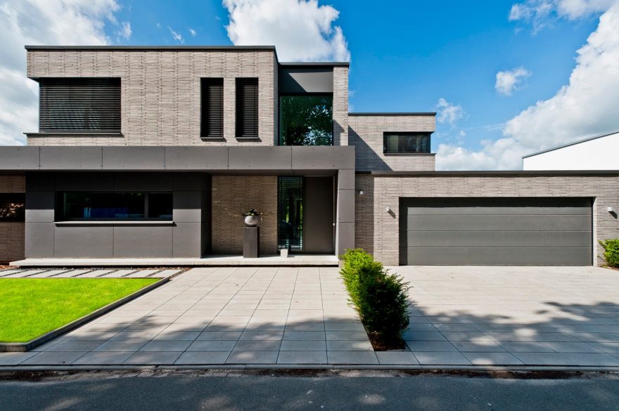 Moderne Architektur, Aussenfassadeeines Wohnhauses in Neuenkirchen, Nordrhein-Westfalen, Deutschland * house in modern architecture, Nordrhein-Westfalen, Gemany