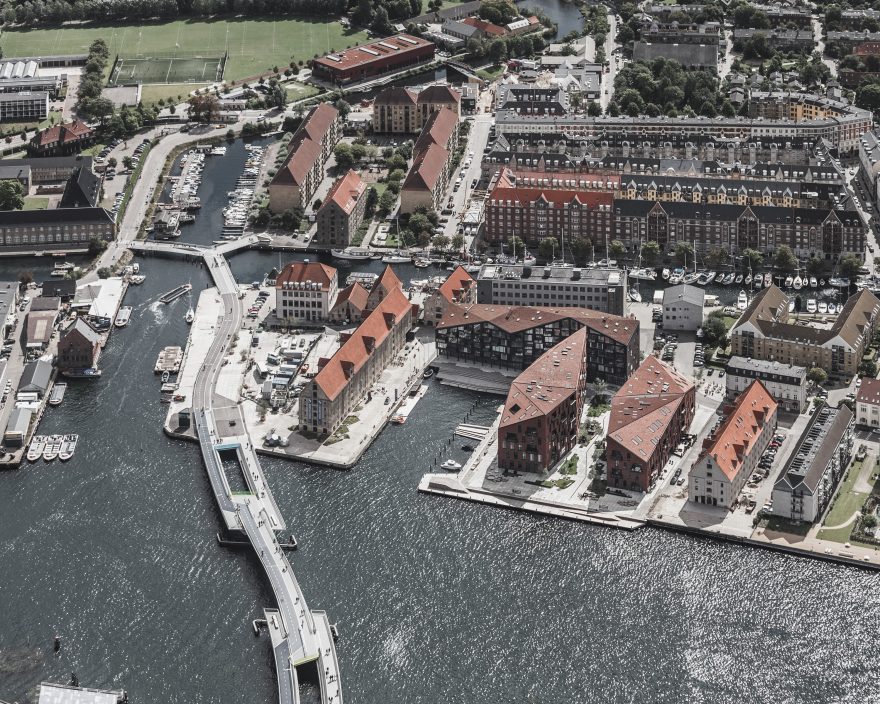 Kroyers Plads; facing bricks, roof tiles, brick slips, Brick Award Nominee 2018; VLA - Vilhelb Lauritzen Architects and COBE; Photo: Rasmus Hjortshøj 